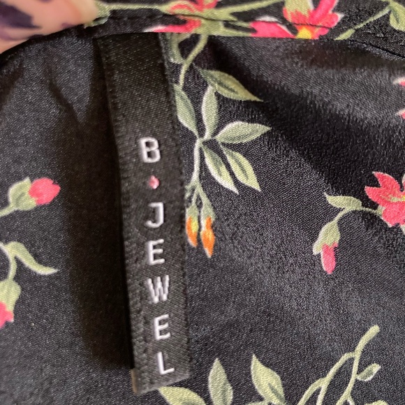 4/$19 B•jewel tank top - Picture 4 of 4